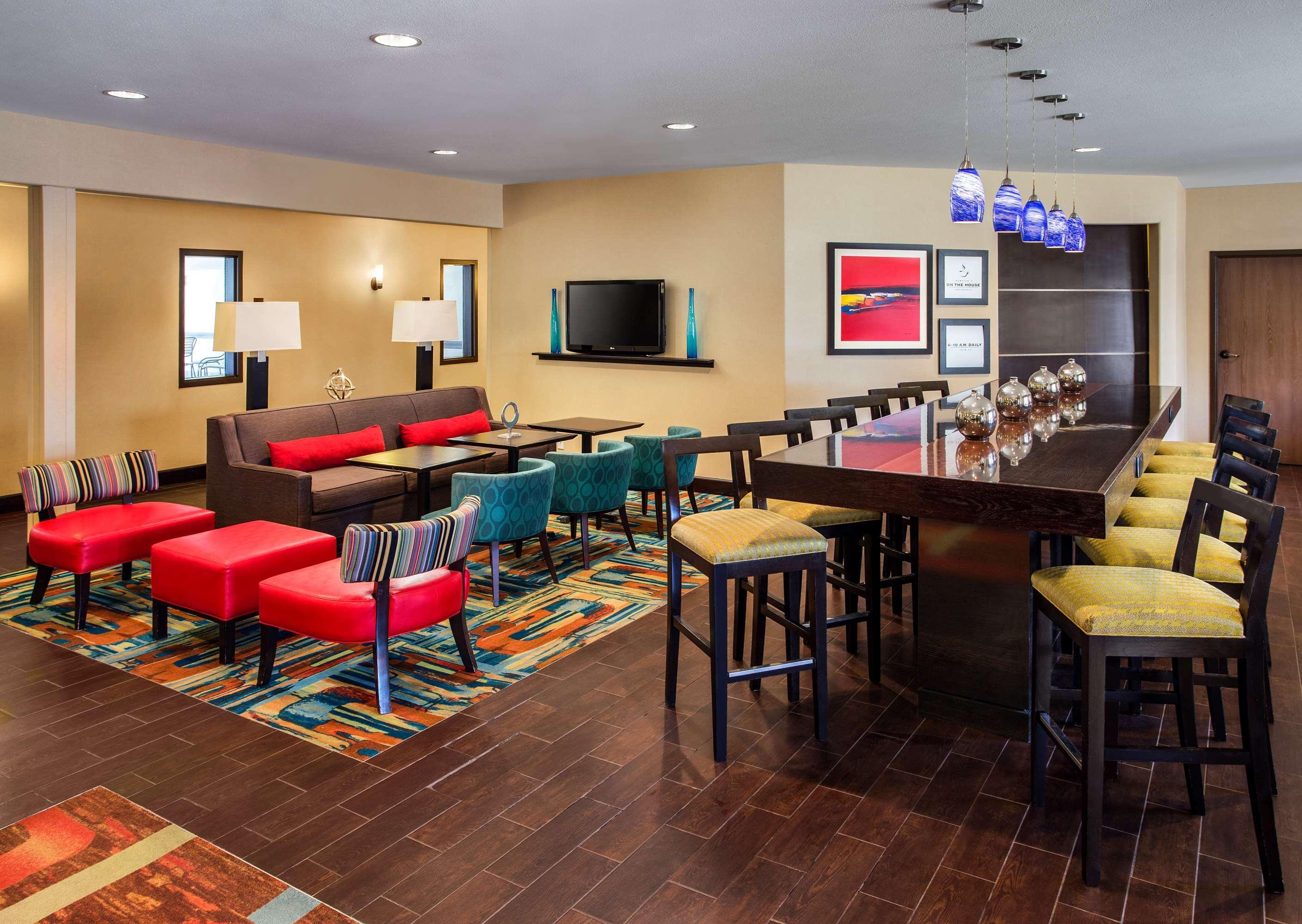 Hotel Hampton 3*