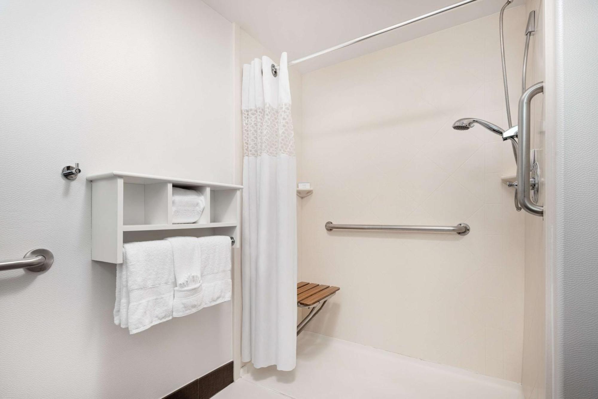Hotel Hampton 3*