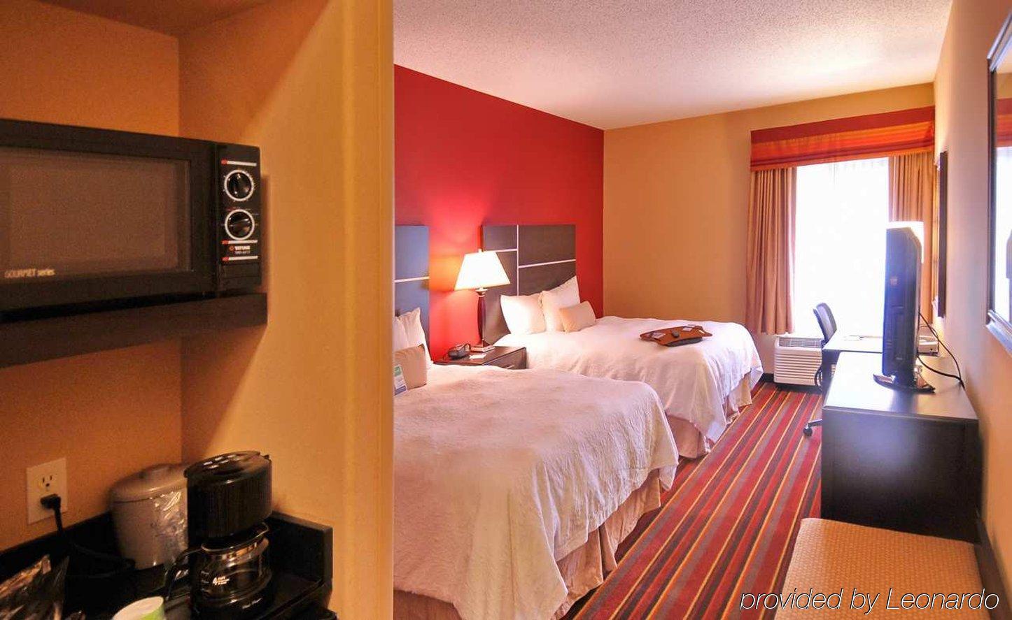 Hampton 3*